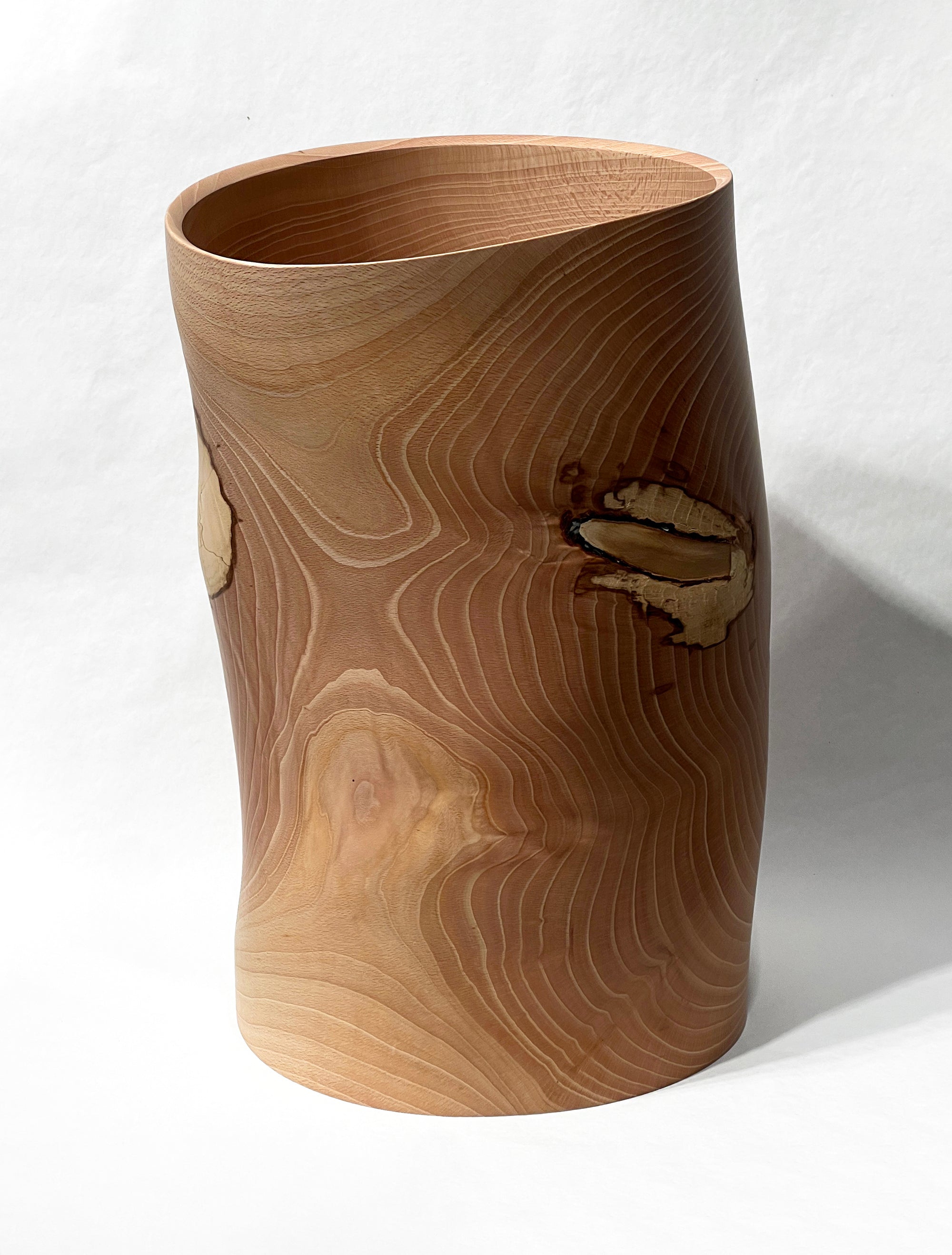 Skupturel organisk vase